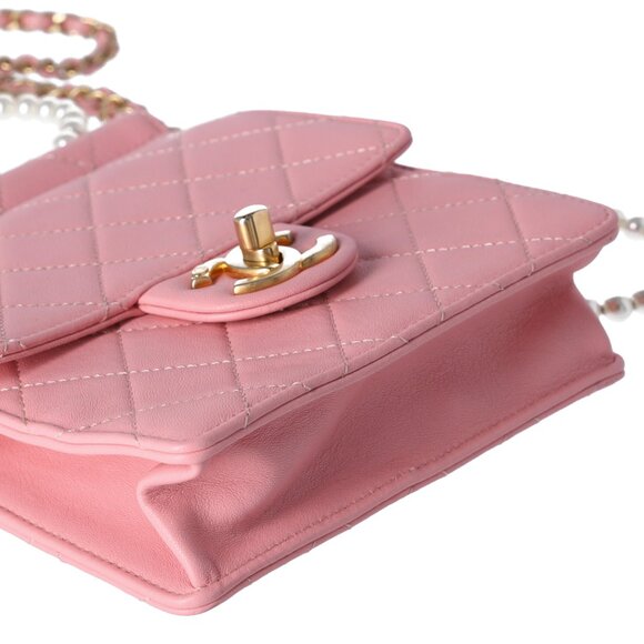 CHANEL Chic Pearls Flap Crossbody Pink Lambskin Quilted - Picture 5 of 9